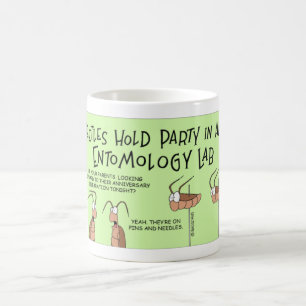 skalbaggar i entomologilabbet kaffemugg