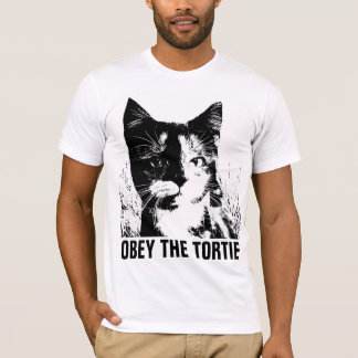 SKÄLDPADDSSKATT, LYDNAD MOT TORTIE T-Shirt