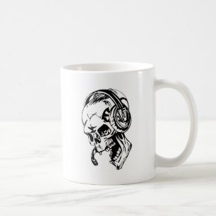 Skalle genom att använda headphonen kaffemugg