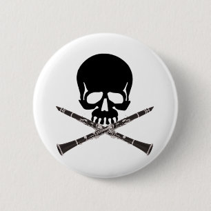 Skalle med klarinetter och Crossbones Knapp