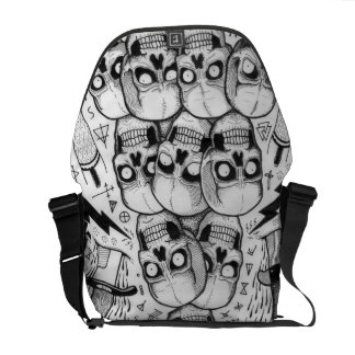 skallen hänger lös messenger bag