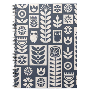 Skandinavisk Blommigt: Vit, blå, minimalistisk. Anteckningsbok
