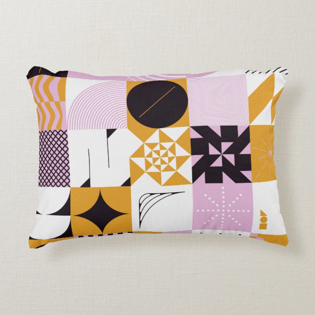 Skandinavisk geometri: Handritad teckning. Prydnadskudde (Framsidan)