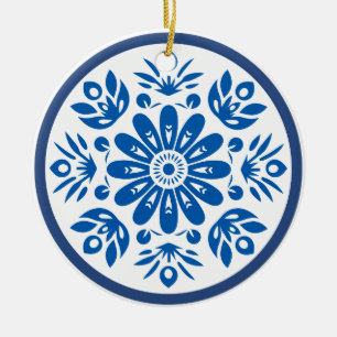 Skandinaviskt blått och vitt blomma julgransprydnad keramik