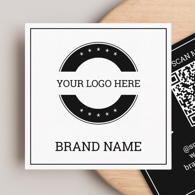 Skannerbar QR-kod Modern Digital Black and White Fyrkantigt Visitkort (Scannable QR Code Modern Digital Black and White Square Business Card)