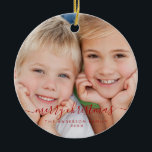 Skapa din egen fotomall för julfamiljen julgransprydnad keramik<br><div class="desc">Skapa din egen julfamiljs fotomall för prydnad med din familj namn och bild gör en perfekt Personlig julgåva. Denna moderna och elegant röda och vita fotopilornament för familjen gör en underbar gåva till mormor,  morfar,  mamma eller pappa.</div>