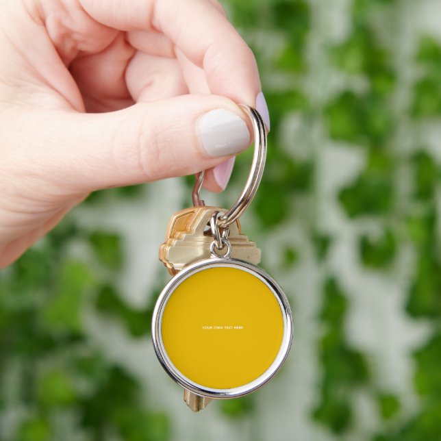 Skapa din egen gula anpassade design rund silverfärgad nyckelring (Hand)
