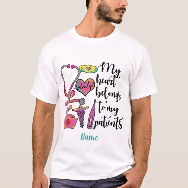 Skapa dina egna Tillhör i hjärtat till mina sjuksk T Shirt (Framsida)