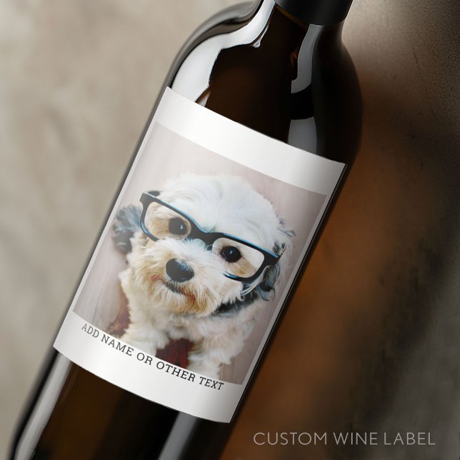 Skapa ditt eget enstaka fotogalleri, vitt gräns vinflaska etikett (Custom Wine Bottle Label - Personalize a Sticker for a fun gift or memento)