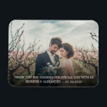 Skapa ditt eget foto Tack bröllop Magnet<br><div class="desc">Skapa din egen elegant,  tack,  bröllop Magnet. Elegant bröllop är för era gäster i bröllop. Lägg till foto,  namn och datum för att anpassa.</div>