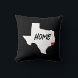 Skapa ditt eget svarta och vita Texas Kudde<br><div class="desc">Formen av Texas i svartvitt med rött hjärta. Hela färg i denna utformning kan ändras. Du kan även anpassa teckensnittet stil,  storlek och färg. Skapa din egen hemstataprisdesign.</div>