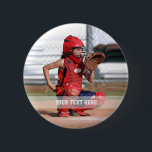 Skapa ditt egna sportfoto knapp<br><div class="desc">Foto av en softballstoppareredo som mottar bollen från kannan. Fotomallen är lätt att skräddarsy. Gåva för en spelare eller ett lag av softballet, baseball, hockey, basket, fotboll eller någon annan sport. Förlägga lätt ditt barnfoto i mallen för att göra en gullig anpassningsbar att knäppas gåvan för barnet. Tillfoga en text...</div>