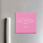 Skapa egen offert magnet<br><div class="desc">Skapa en egen anpassningsbar-offertmagnet. Har minimalistisk skrivmaskin-typografi.</div>