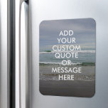 Skapa egen offert magnet<br><div class="desc">Skapa en egen anpassningsbar-offertmagnet. Anpassa denna magnet med modern minimalistisk typografi och havets vinkara landskap.</div>