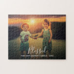 Skapa eget fotoskript i familjen pussel<br><div class="desc">Gör ditt eget vackraste familjefoto,  ett bländat skript-pussel. Anpassningsbarnas fotopussel Du kan anpassa det och lägga till ditt vackraste foto,  text,  namn och år. Underbar roligt!</div>