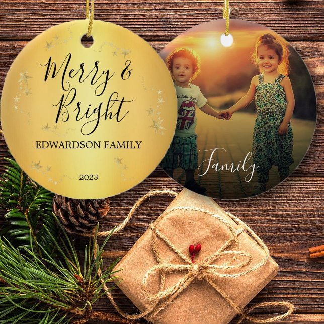 Skapa ett eget foto i familjen Merry & Bright Julgransprydnad Keramik (Create your own Merry & Bright unique family photo Ceramic Ornament. You can add your own photo.)