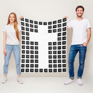 Skapa ett korsmönster med valfri logotyp eller bil fleecefilt