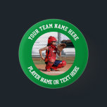 Skapa foto för ditt eget idrottslag knapp<br><div class="desc">Foto på en softboll catcher redo att ta emot boll från pitcher på en knappnålknapp. Det är enkelt att anpassa fotomallen. Ge till en spelare eller ett fotbollslag, baseboll, hockey, basket, fotboll eller någon annan sport. Ställe är enkelt ett fyrkantigt foto i mallen för att göra en söt anpassningsbar-knappgåva till...</div>