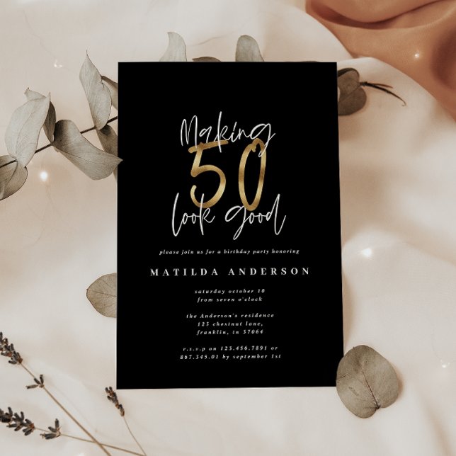 Skapar 50-bra guld födelsedagsinbjudan (Skapare uppladdad)