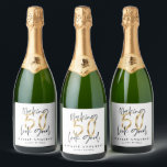 Skapar 50-stifts bra guld födelsedagsfirandecham<br><div class="desc">Fira din 50-årsdag i stil med dessa svarta,  vita och guld-effekter 50 och fantastiska födelsedagsfester. En modern design med skripttext och fet grafik. Ändra färg för att anpassa. En del av en samling.</div>