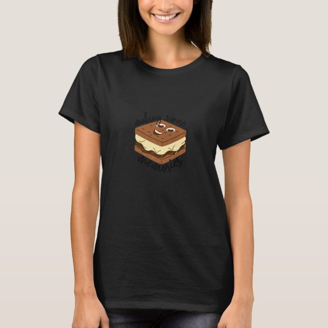 Skapar fler minnen - Smores Camping Marshgallgalla T Shirt (Framsida)