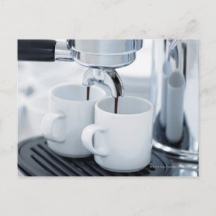 Skapar kaffe av Espresso maskin Vykort