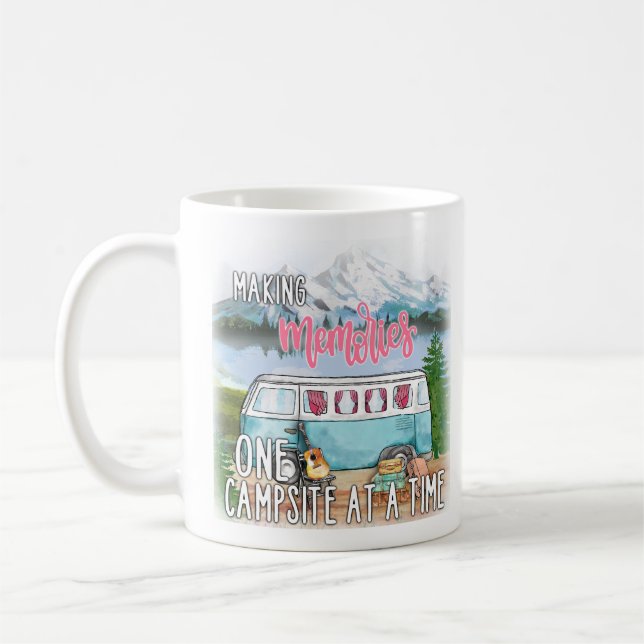 Skapar minne en campingplats i taget kaffemugg (Vänster)