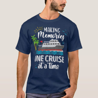 Skapar minnen en kryssning åt gången Kärlek T Shirt