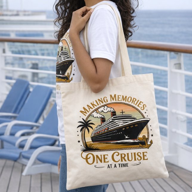 Skapar Minnen En Kryssning i Taget Tygkasse (Customized Cruise Bag | Not shown to exact scale. Image is for example purposes only.)