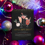 Skapar Sprit Bright | Chalkboard Cocktail Party Inbjudningar<br><div class="desc">Skapar sprit smart! En uppsättning handmålade juldrycker, inklusive en martini med candy cane, mullad vin med stjärnanis orange, kanel, champagne med kandisvaror och frysta bär och vit rysk som dekorerats med en skal mot en krita. Nedan finns handskrivna guld-bokstäver och uppgifter om party i enkel typografi. Överst i inbjudan finns...</div>