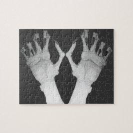 Skariskt ohyggligt marslat monster händer pussel