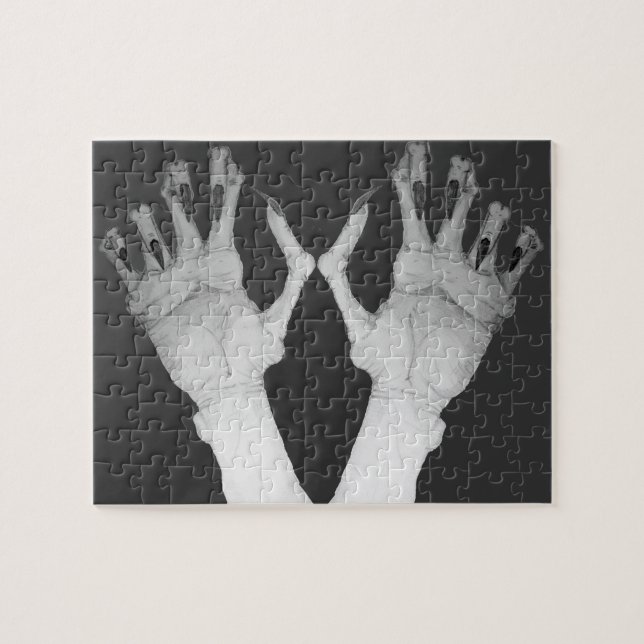 Skariskt ohyggligt marslat monster händer pussel (Horisontell)