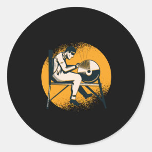 Skärpa i knivar runt klistermärke