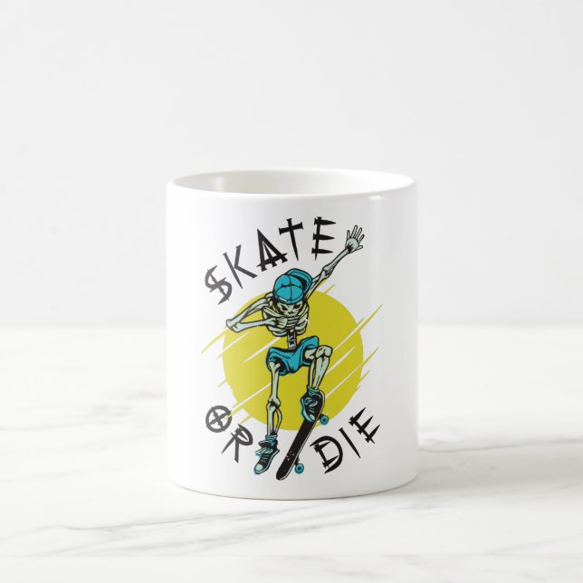 Skate eller die Skeleton Skateboarder Kaffemugg (Center)
