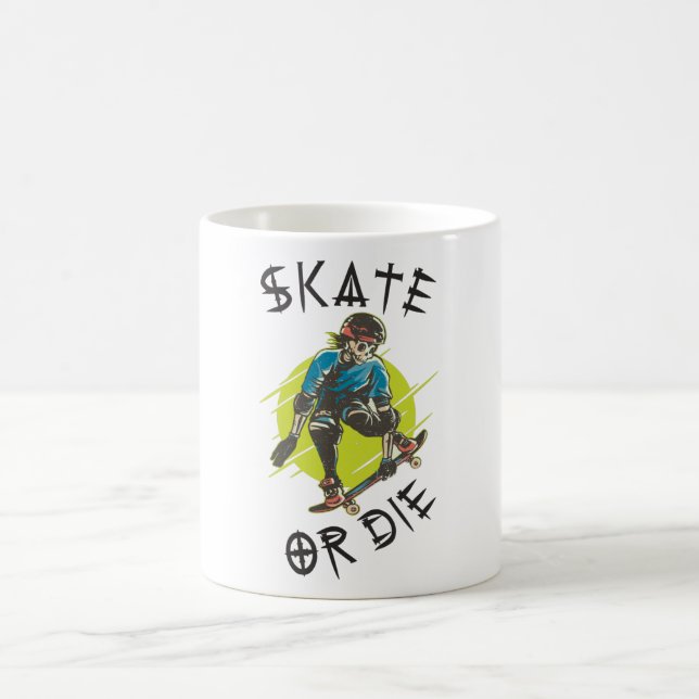 Skate eller die Skeleton Skateboarder Kaffemugg (Center)