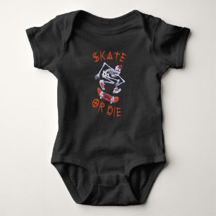 Skate eller die Skeleton Skateboarder T Shirt
