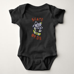 Skate eller die Skeleton Skateboarder T Shirt