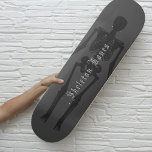 Skateboard anpassningsbar Gothic Skeleton<br><div class="desc">Släpp ut den inre rebellen med denna svarta och grått Skeleton Skateboard. Det är inte vilken bräda som helst,  det förtjänar ditt namn på den. Så gå vidare och kör nästa gång.</div>