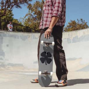 Skateboard Black Klöver grått