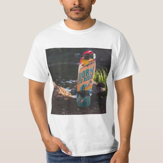 Skateboard, född till strand t shirt (Framsida)