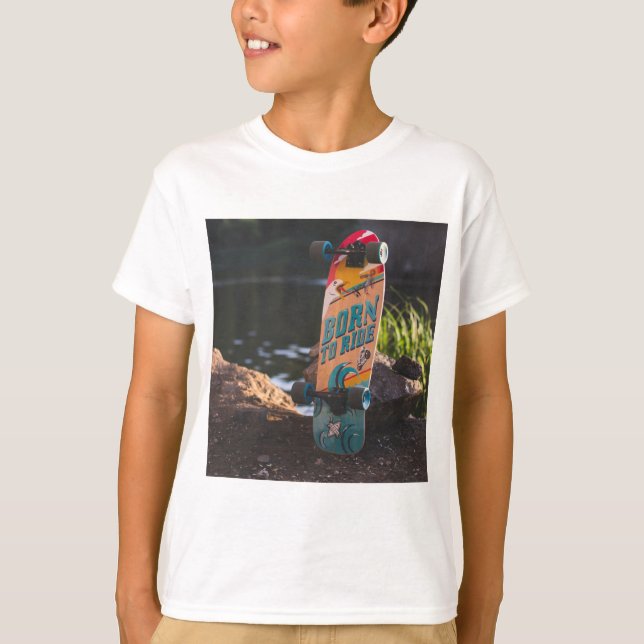 Skateboard, född till strand t shirt (Framsida)