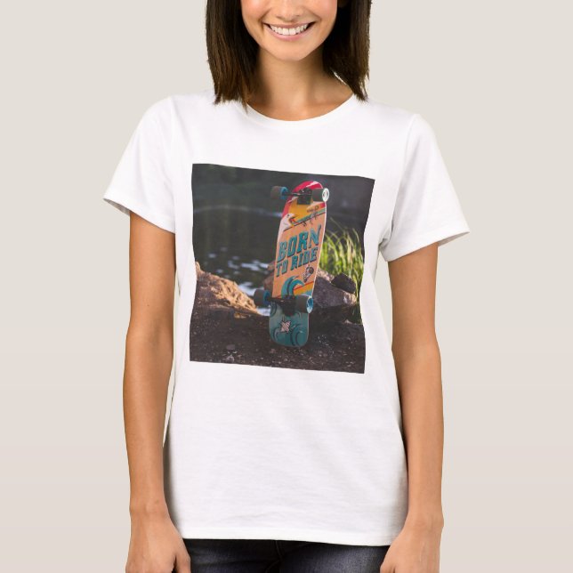 Skateboard, född till strand t shirt (Framsida)