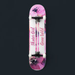Skateboard för Borta Vild för skater Girl<br><div class="desc">Grind er fötter på den här Skaterna! Gör den här skateboard till din egen genom att lägga till texten. Om du vill komma åt avancerad redigering går du till "Anpassa den här verktygen" och klickar på "Information", rulla ner och tryck på länken "klicka för att anpassa ytterligare". Perfekt för alla...</div>