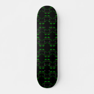 Skateboard för grönt och svartvit fälla
