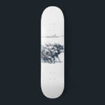 Skateboard för Personlig Script Namn Varg Pack<br><div class="desc">Ditt namn i ett trendig-skript med stil-typsnitt med en vattenfärgsförpackning med varger för vild på springa.</div>