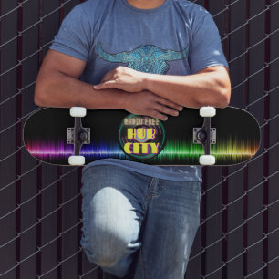 Skateboard för Radio Free Hub City