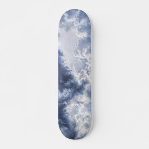 skateboard för stormiga moln