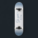 Skateboard i glitter stil!<br><div class="desc">Skateboard i blå glitter stil. Gör den här skateboard till din egen genom att lägga till texten. Om du vill komma åt avancerad redigering går du till "Anpassa den här verktygen" och klickar på "Information", rulla ner och tryck på länken "klicka för att anpassa ytterligare". Perfekt för alla Tillfälle som...</div>