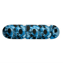 Skateboard med blå dödskalle-design