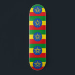 Skateboard med flagga av Etiopien<br><div class="desc">Den här dynamiska skateboard som har flagga Etiopien ger en djärv och patriotisk beröring till din katewayupplevelse. Designat med det livliga färg och emblemet i det etiopiska flagga är denna skateboard perfekt för alla som vill visa sitt pride när de åker i stil. Oavsett om du kör på gatorna, utför...</div>